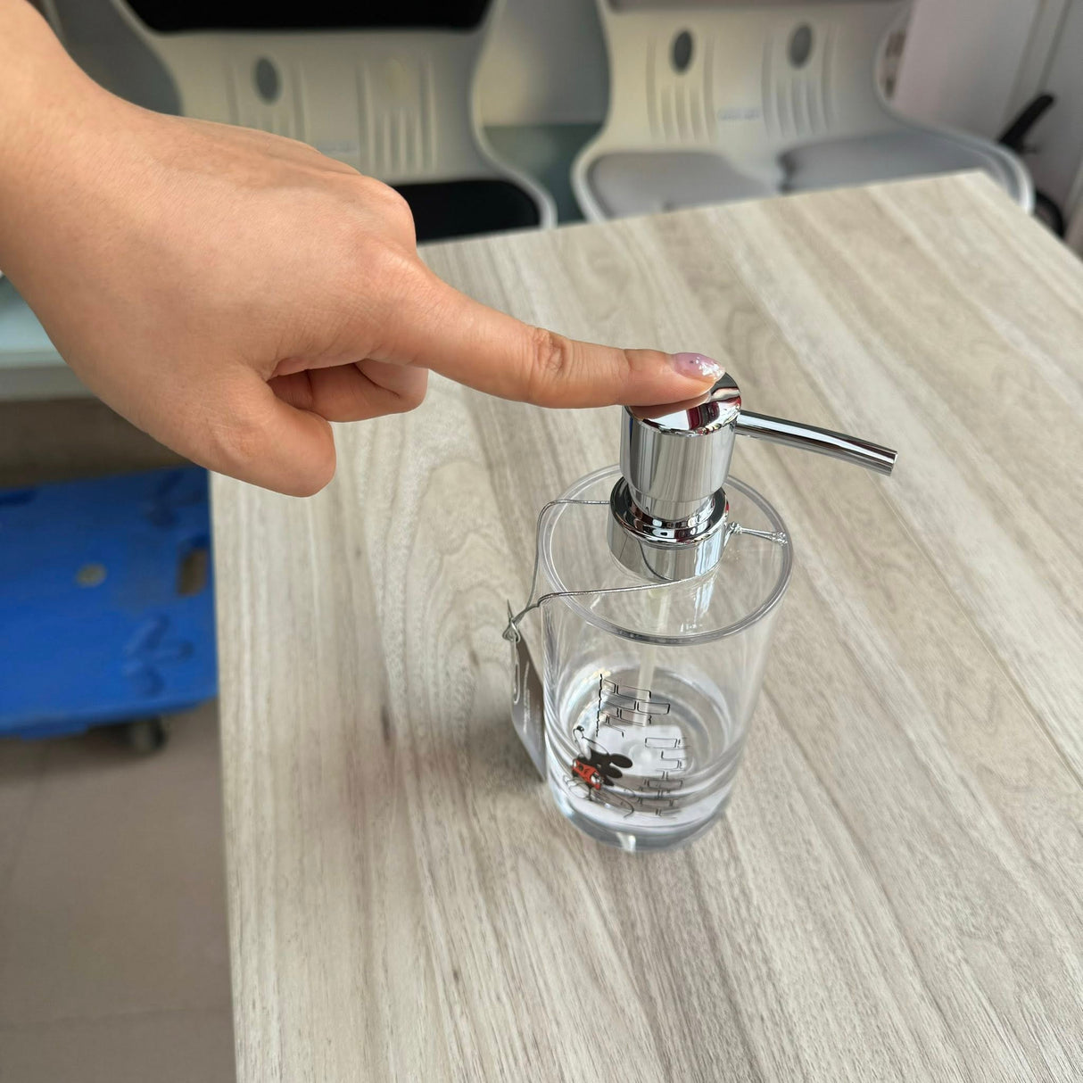 Chai đựng xà bông nhựa trong suốt họa tiết